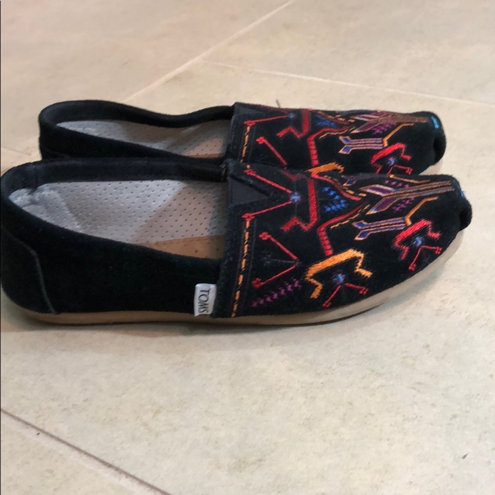Toms